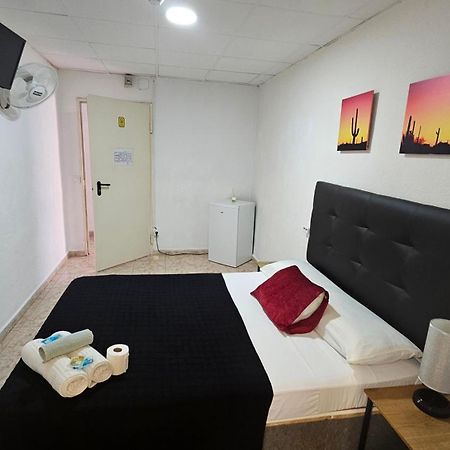 Hostal Sol Celeste Lloret de Mar Exteriör bild