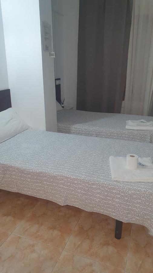 Hostal Sol Celeste Lloret de Mar Exteriör bild