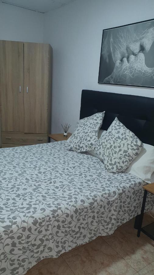 Hostal Sol Celeste Lloret de Mar Exteriör bild