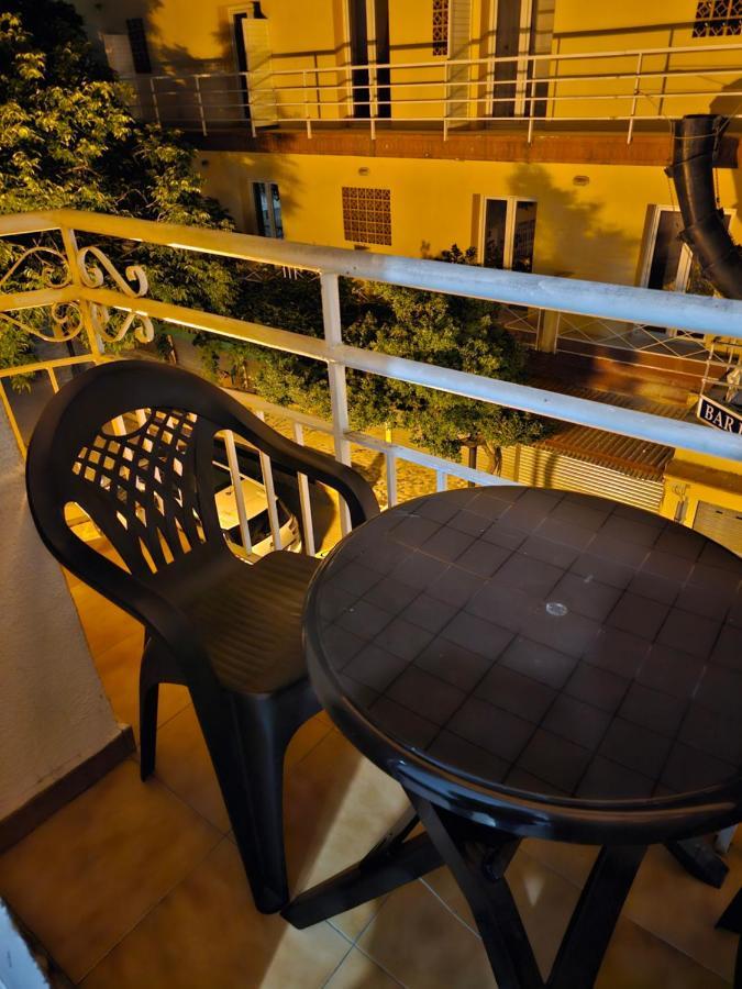 Hostal Sol Celeste Lloret de Mar Exteriör bild