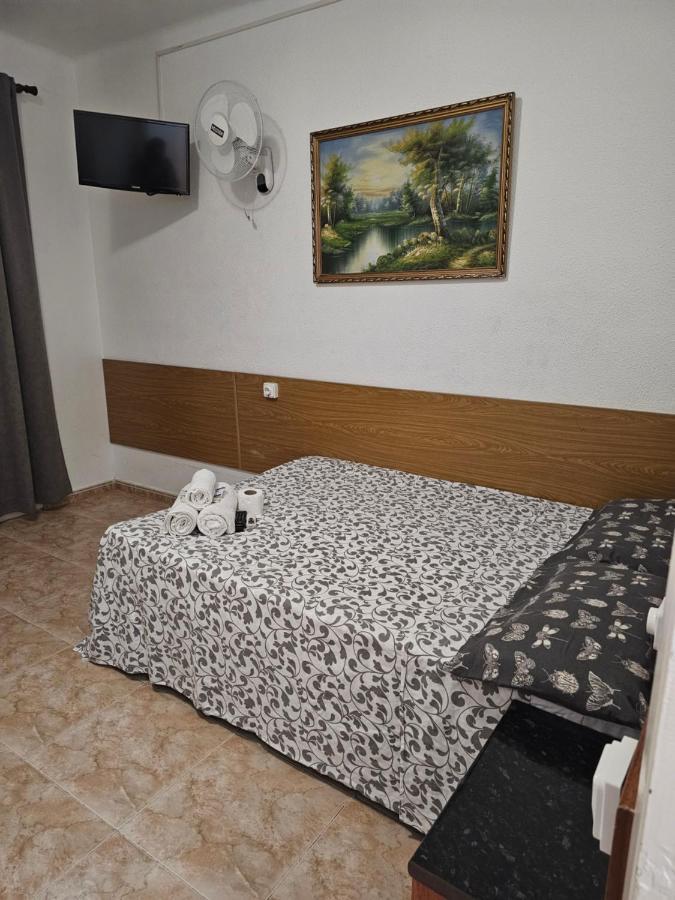 Hostal Sol Celeste Lloret de Mar Exteriör bild