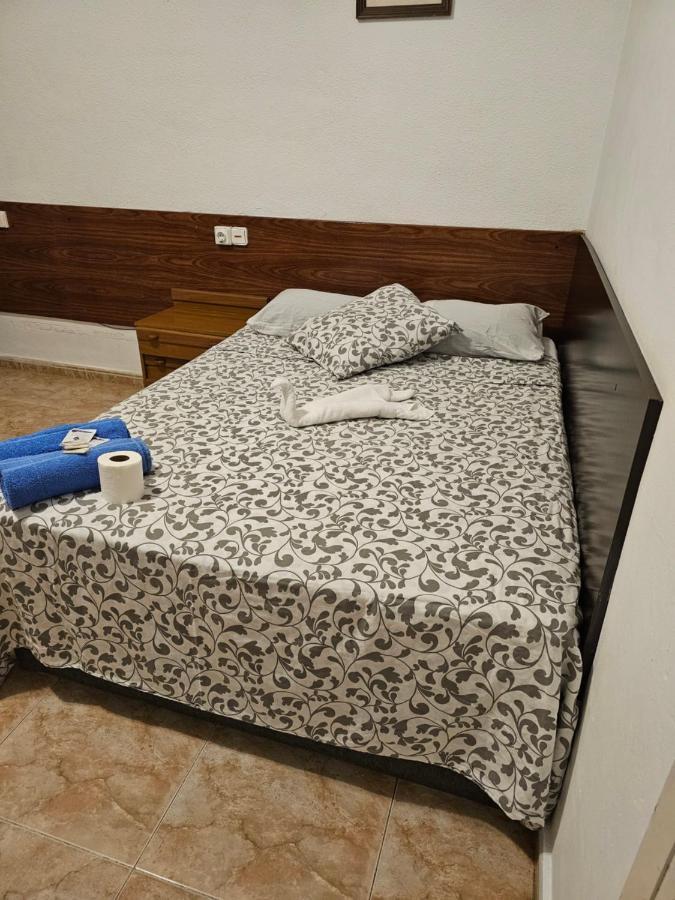 Hostal Sol Celeste Lloret de Mar Exteriör bild