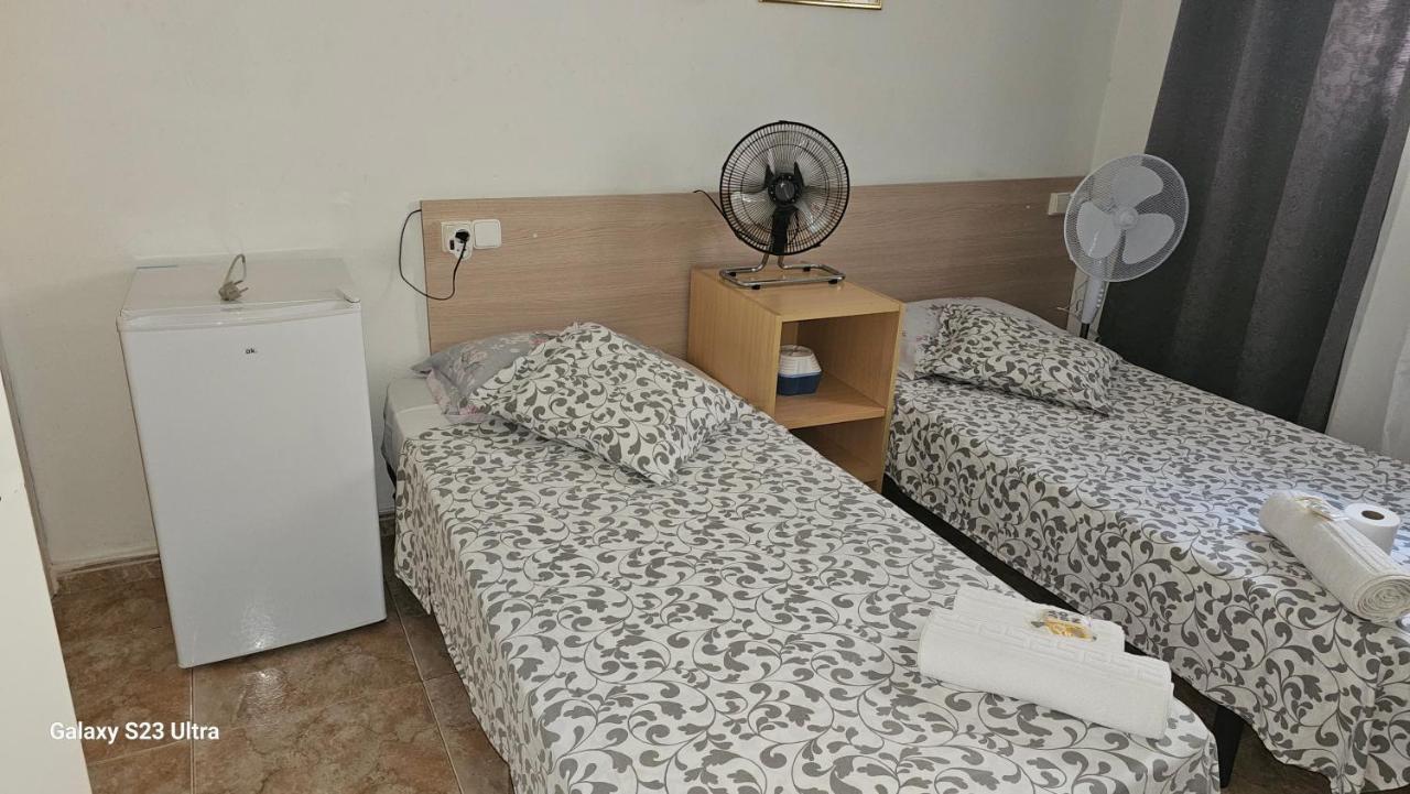 Hostal Sol Celeste Lloret de Mar Exteriör bild