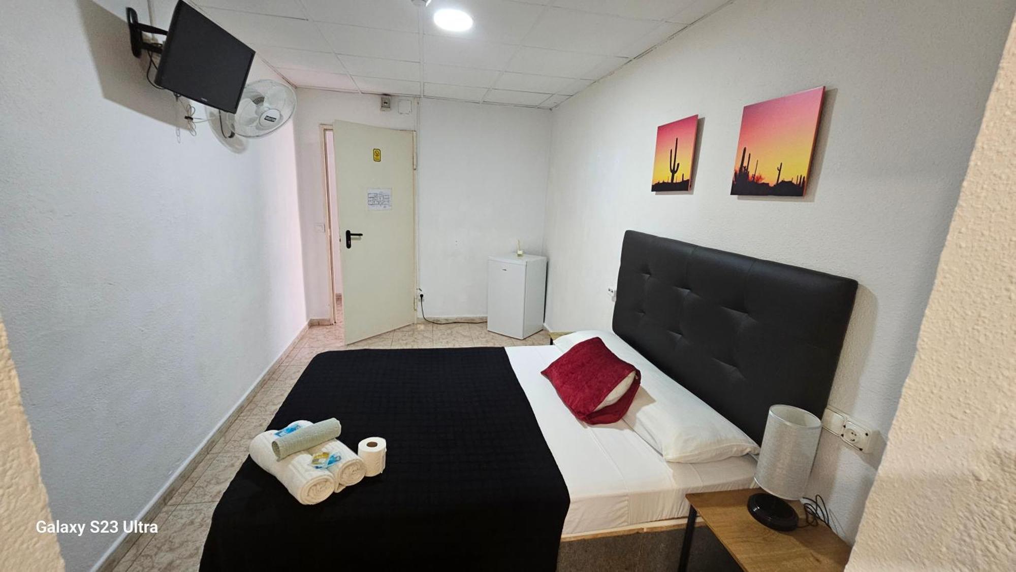 Hostal Sol Celeste Lloret de Mar Exteriör bild